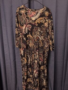 EUC Ulla Popken Black Paisley Maxi Dress with Gold and Burgundy Details 12/14
